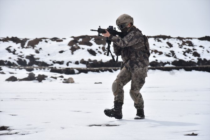 Kadın PÖH'ler görev için sürekli teyakkuzda
