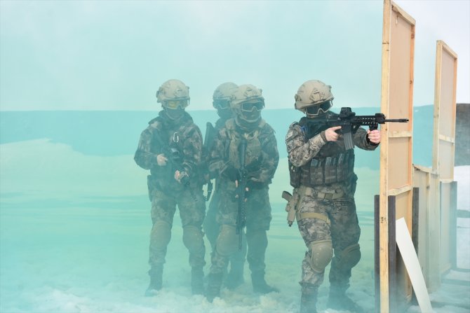 Kadın PÖH'ler görev için sürekli teyakkuzda