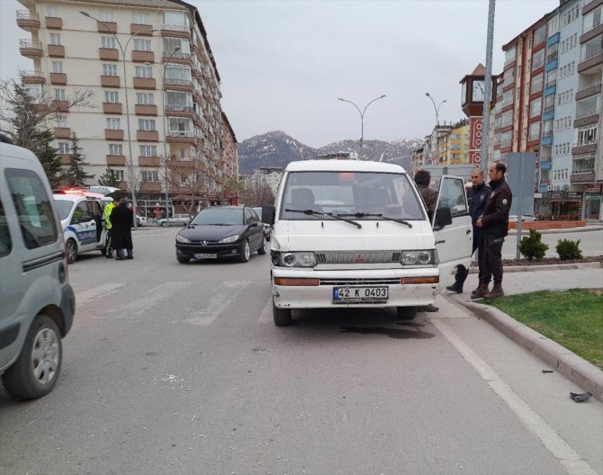 Konya'da trafik kazasında 2 kişi yaralandı