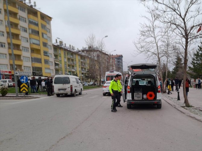 Konya'da trafik kazasında 2 kişi yaralandı