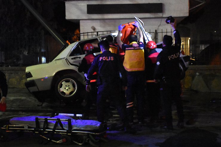 Makas atan otomobil kazaya neden oldu: 3 yaralı