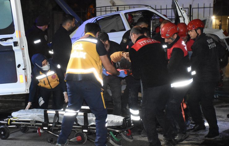 Makas atan otomobil kazaya neden oldu: 3 yaralı