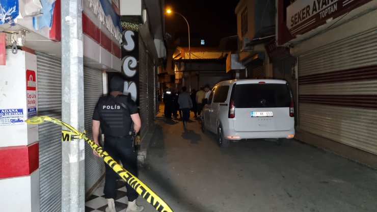 Üzerinde patlayıcı olmayan 'bomba düzeneği' ile yakalandı