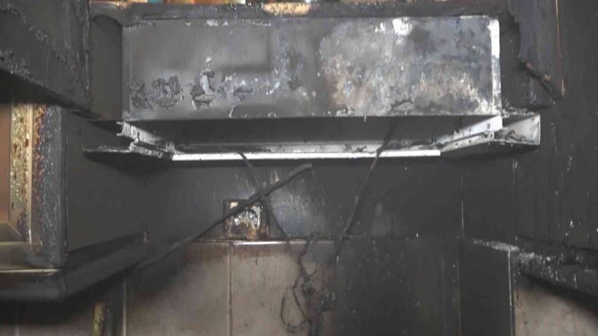 Yangına uykuda yakalandılar: 5 kişilik aile komşularının dikkati sayesinde kurtuldu