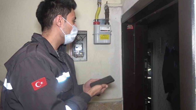 Yangına uykuda yakalandılar: 5 kişilik aile komşularının dikkati sayesinde kurtuldu