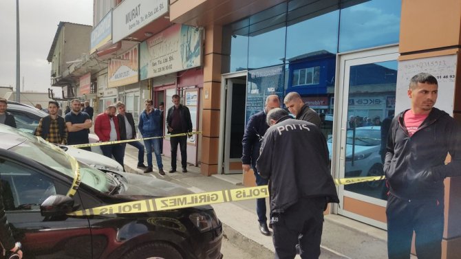 Husumetli iki grubun kavgasında kan aktı