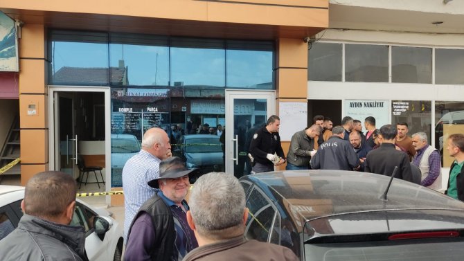 Husumetli iki grubun kavgasında kan aktı