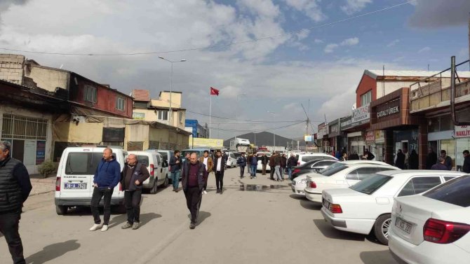 Husumetli iki grubun kavgasında kan aktı