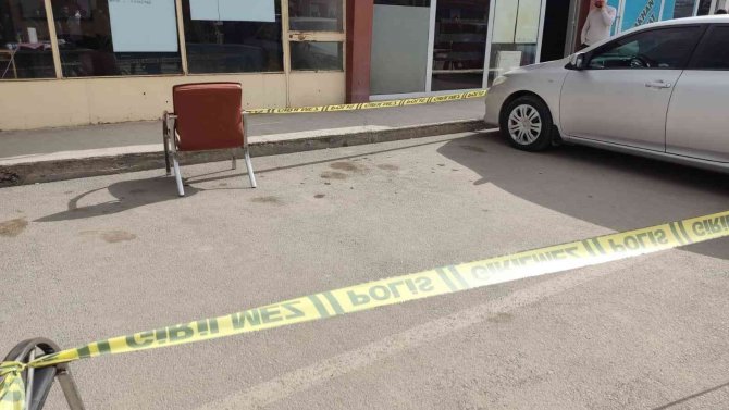 Husumetli iki grubun kavgasında kan aktı