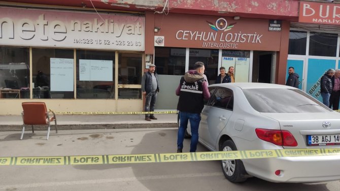 Husumetli iki grubun kavgasında kan aktı