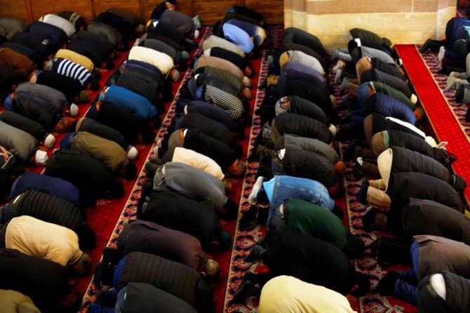 Konya’da Ramazan ayının ilk Cuma namazı kılındı