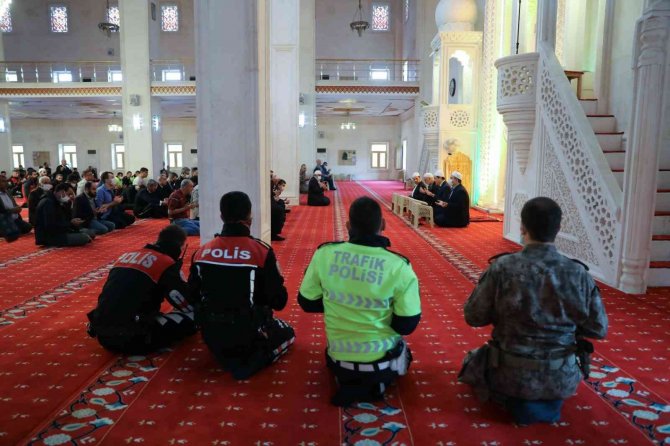 Mardin’de şehit polisler için mevlid okutuldu