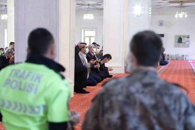 Mardin’de şehit polisler için mevlid okutuldu