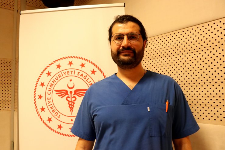 Sıkı boyun bağı ve üflemeli çalgı, göz tansiyonu sebebi