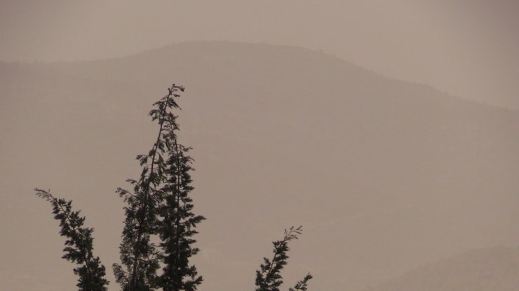Toz taşınımı Mardin'de etkisini sürdürüyor