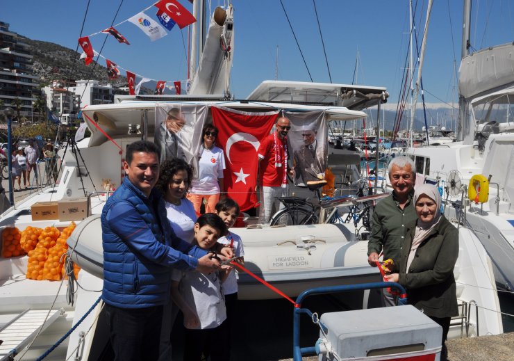 Deniz sevdalısı çift, katamaranla dünya turuna çıktı