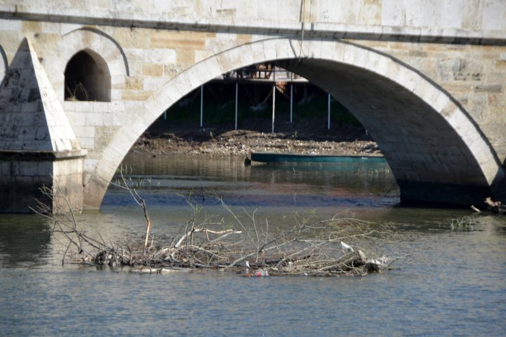 Edirne'de, geçen yıl taşan Tunca Nehri'nin debisi bu yıl düştü