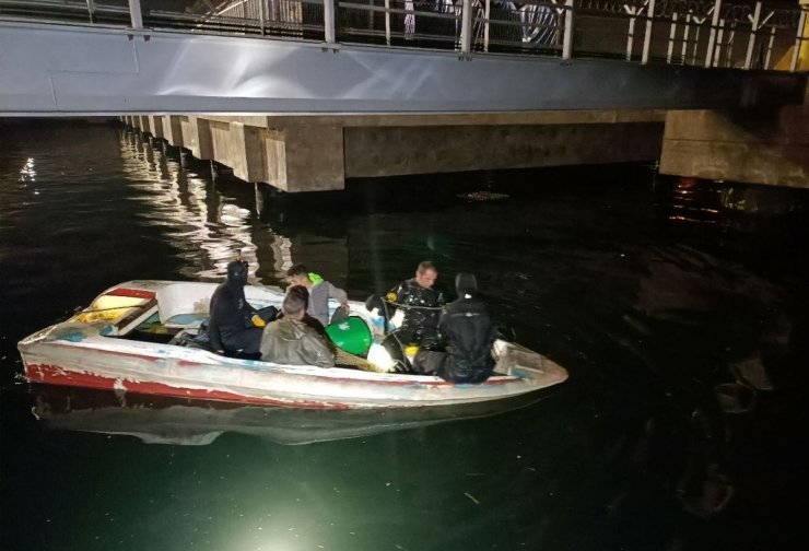 Kocaeli'nde kaçak midye avcılarını, deniz polisi yakaladı
