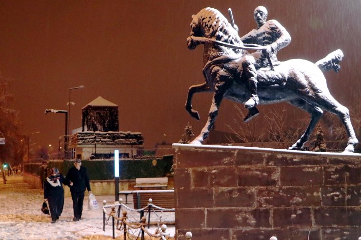 Lapa lapa kar sele neden oldu