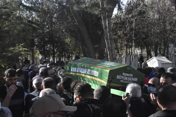 Öldürülen doktor memleketi Konya'da toprağa verildi