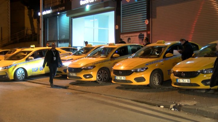 Taksimetre güncellemek isteyen taksiciler uzun kuyruklar oluşturdu