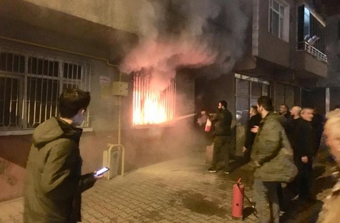 Yangın paniği: Yaşlı adam ölümden döndü
