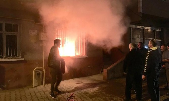 Yangın paniği: Yaşlı adam ölümden döndü