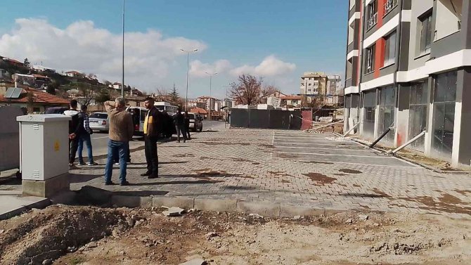 11. kattan düşen genç kız ağır yaralandı