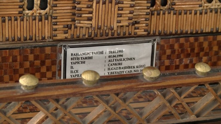 15 bin kibrit çöpünden yaptığı camiye 27 yıldır gözü gibi bakıyor 