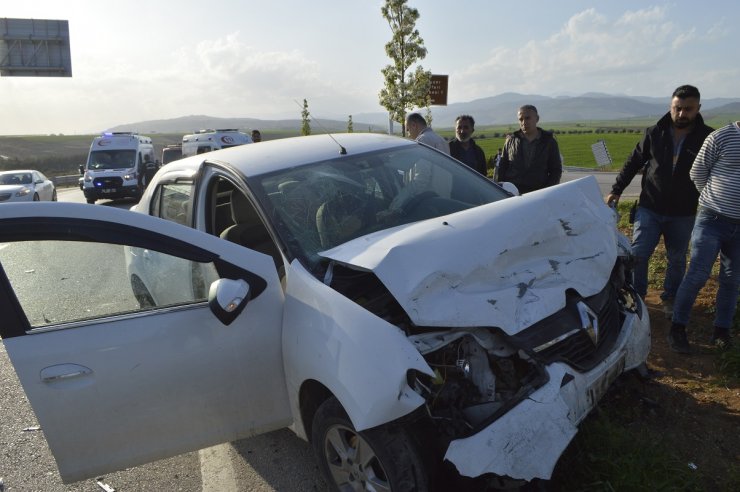 Adıyaman’da iki otomobil çarpıştı: 5 yaralı