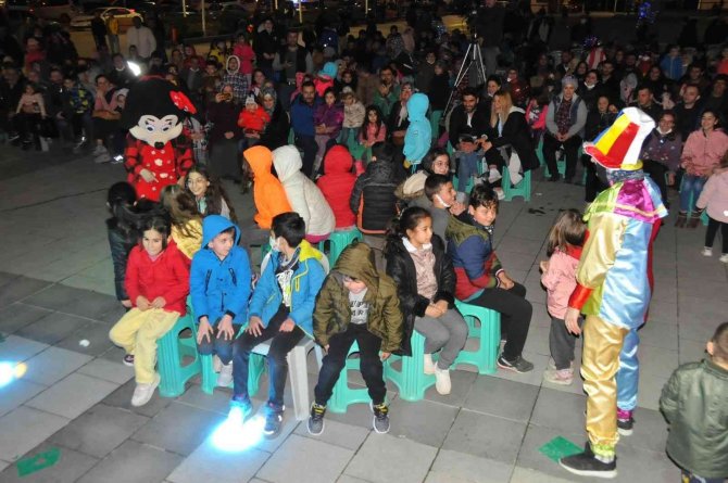 Akşehir Belediyesinin geleneksel Ramazan eğlencelerine yoğun ilgi