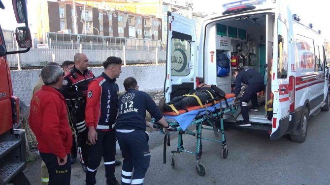 Atık su kanalına düşerek yaralandı, imdadına motosikletli polis timleri yetişti