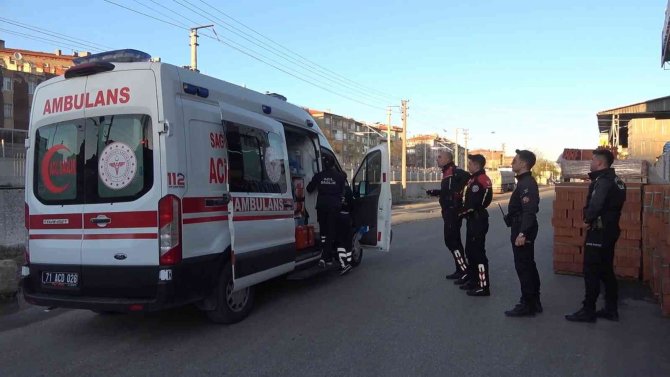 Atık su kanalına düşerek yaralandı, imdadına motosikletli polis timleri yetişti