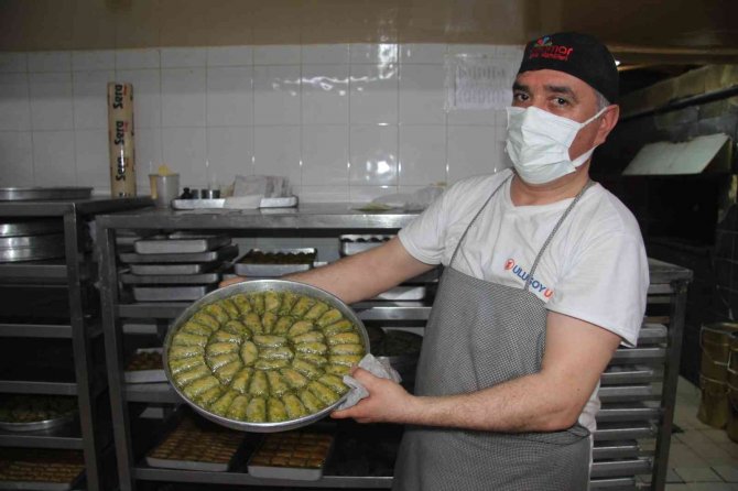 Baklavacıların Ramazan mesaisi sürüyor