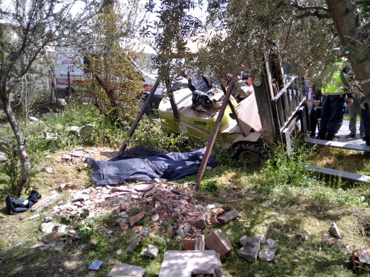 Devrilen forkliftin altında kalarak yaşamını yitirdi