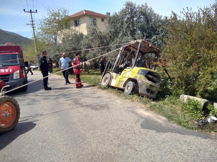 Devrilen forkliftin altında kalarak yaşamını yitirdi