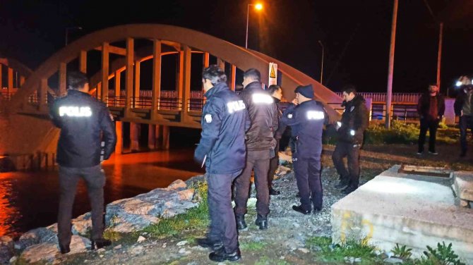 Eşine intihar edeceğini söyledi, polisi alarma geçirdi