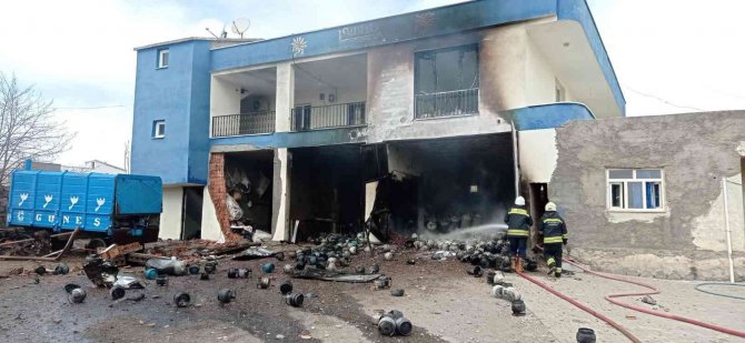 Evin deposunda çok sayıda tüp patladı, facianın eşiğinden dönüldü