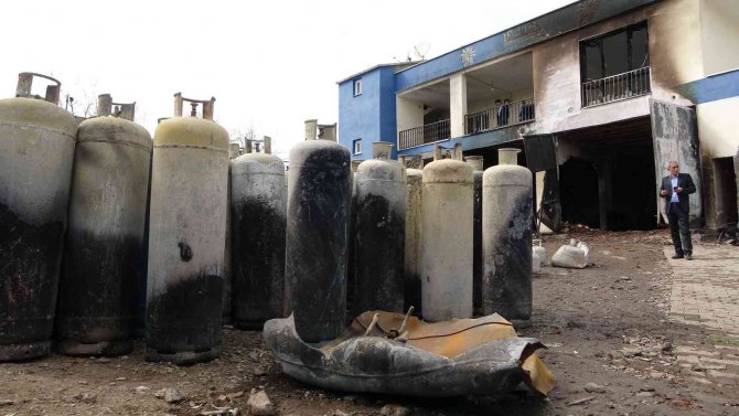 Evin deposunda çok sayıda tüp patladı, facianın eşiğinden dönüldü