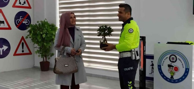 Miniklere eğlenceli trafik eğitimi