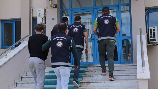 Muğla’da 2 göçmen kaçakçısı yakalandı