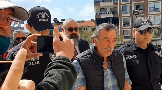 Oğlunu satırla öldüren baba tutuklandı