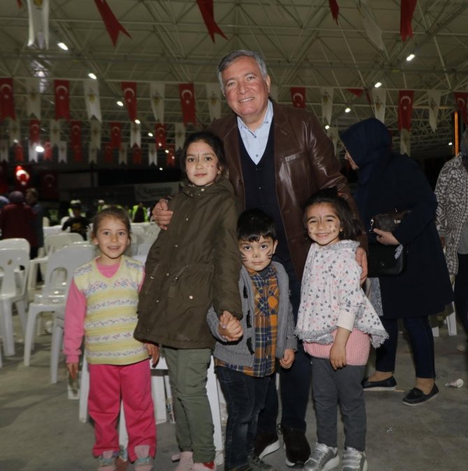 Ramazan etkinlikleri binlerce kişiyi buluşturuyor