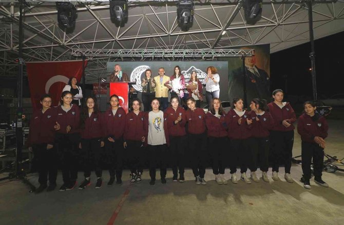 Ramazan etkinlikleri binlerce kişiyi buluşturuyor