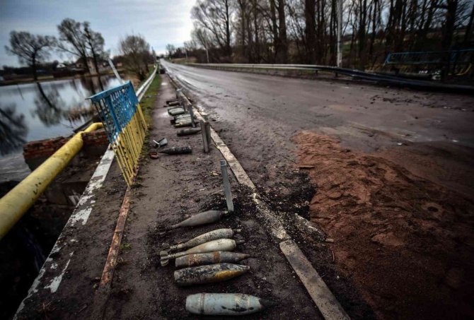 Rus ordusu, Andriivka köyünü ‘çocuk ve kadın var’ yazılarına rağmen bombaladı
