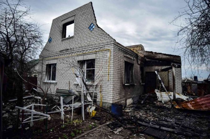 Rus ordusu, Andriivka köyünü ‘çocuk ve kadın var’ yazılarına rağmen bombaladı