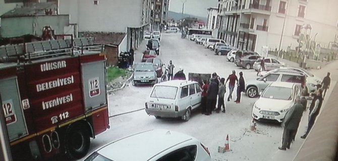 Seyir halindeyken alev aldı, o anlar güvenlik kameralarına yansıdı