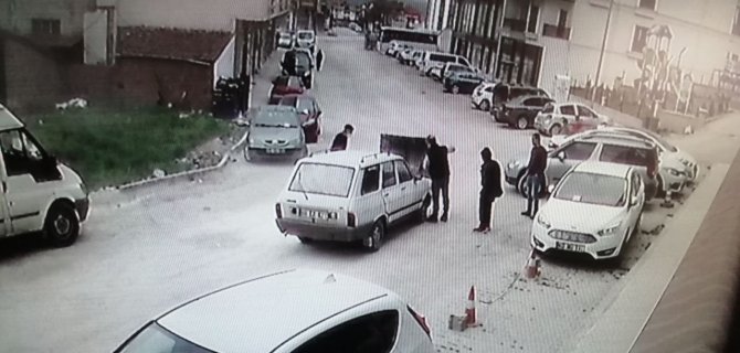 Seyir halindeyken alev aldı, o anlar güvenlik kameralarına yansıdı