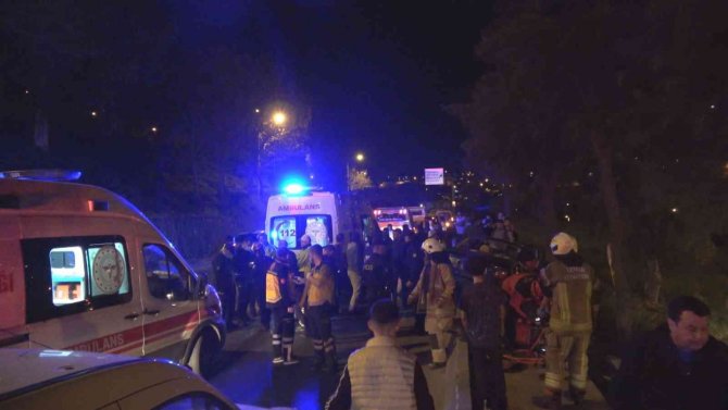 Sıkıştırılan araç ağaca çarptı: 2 yaralı