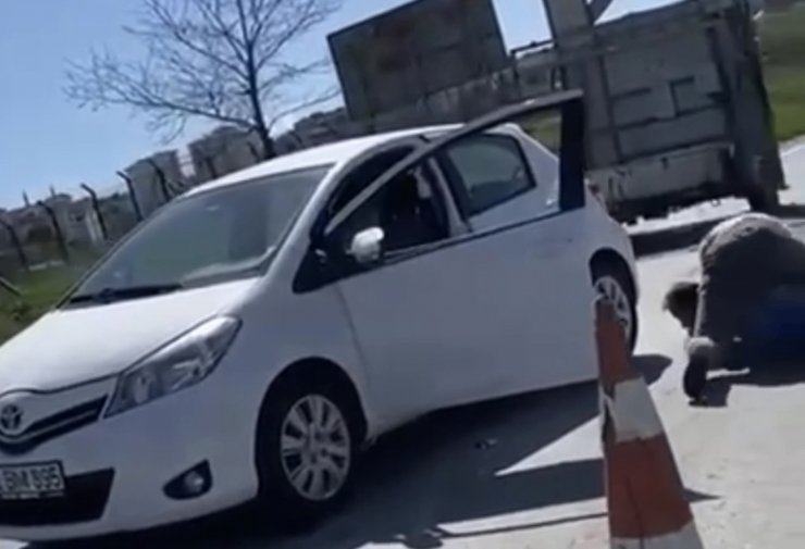 Sürücüler tekme tokat kavga etti